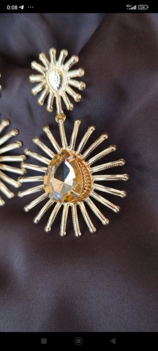 Orecchini vintage dorati con pietra