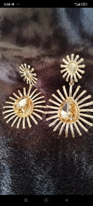 Orecchini vintage dorati con pietra