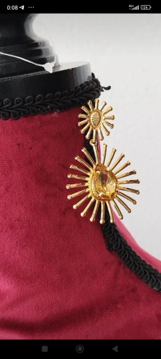 Orecchini vintage dorati con pietra