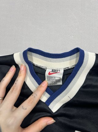 Camiseta Nike Negra con Logo Blanco