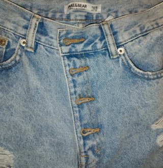 Pantalón vaquero Pull&Bear tobillero con rotos
