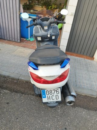 Suzuki Burgman 125 S Maxi Scooter