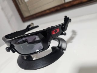 Thump 2 Oakley Polished Black/Red Original.