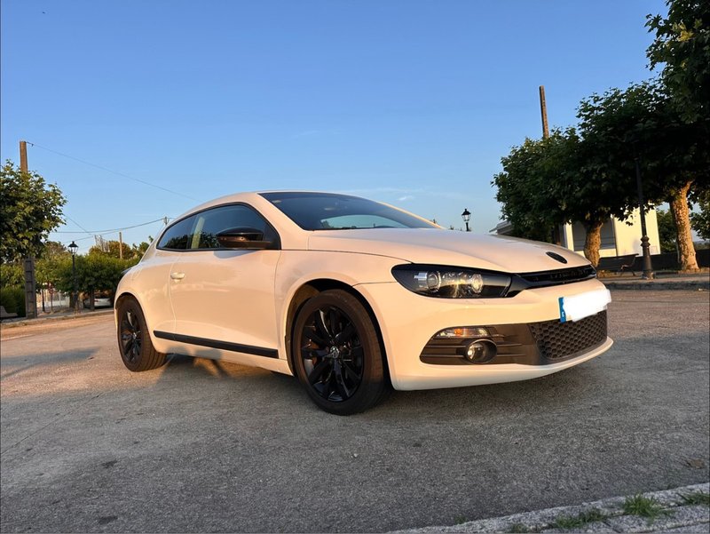Volkswagen Scirocco 2010 - foto 1