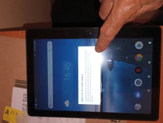 Tableta Lenovo 10.1 Negra y gris cambio por altavo
