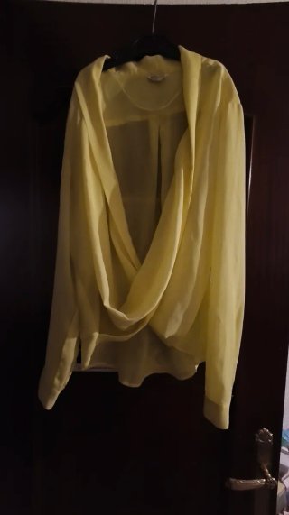 Conjunto Camisa Escotada y Falda