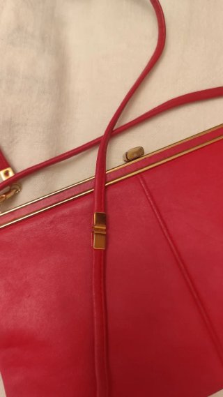 Bolso Rojo  Vintage de Piel Genuina