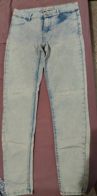 Pantalón vaquero Bershka azul claro