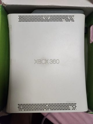 Xbox 360 Arcade con Accesorios y Caja