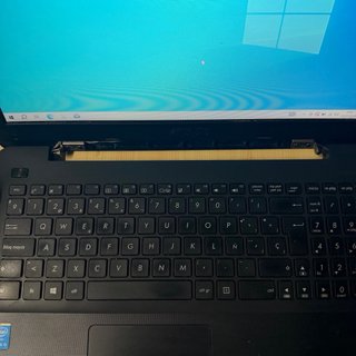 Asus i5 8GB 128GB SSD X554L sin cargador