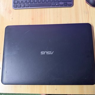 Asus i5 8GB 128GB SSD X554L sin cargador