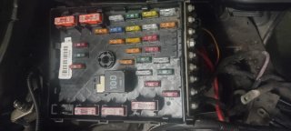 Caja fusibles Volkswagen Passat B6