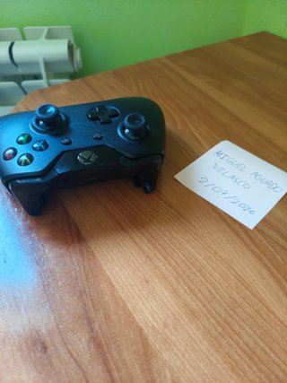 Xbox One 500GB + Controller + 6 Giochi