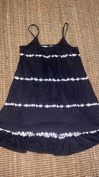 Varios vestidos cortos de verano. 5 € cada uno