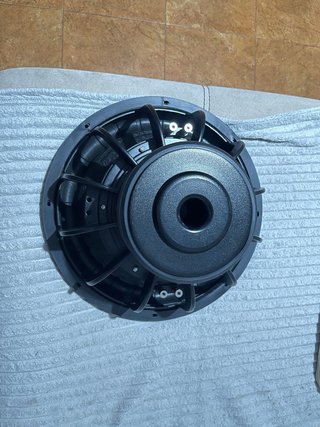 Subwoofer GK 15 Negro y Amarillo