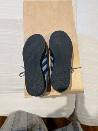 Zapatilla Adidas Gazelle Gris y Azul
