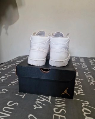 Nike Air Jordan 1 MID Blancas Talla 40.5