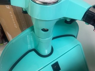Vespa Scooter Deluxe 125 verde menta con 890 km