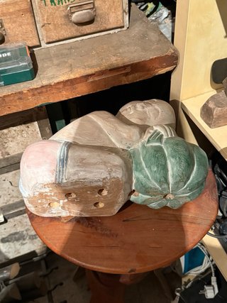 Escultura asiática durmiendo