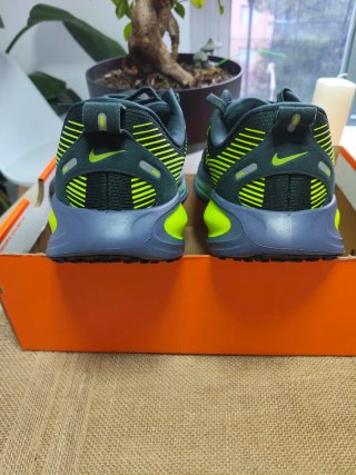 Nike Vomero 18 Verde y Amarillo