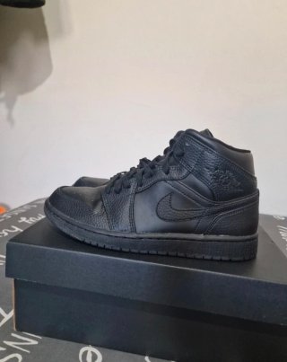 Nike Air Jordan 1 Negras Talla 40.5