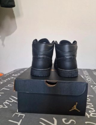 Nike Air Jordan 1 Negras Talla 40.5