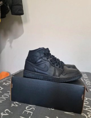 Nike Air Jordan 1 Negras Talla 40.5