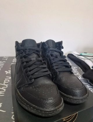 Nike Air Jordan 1 Negras Talla 40.5