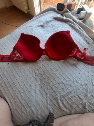 Sujetador rojo 95D Esmara con encaje.Nuevo !