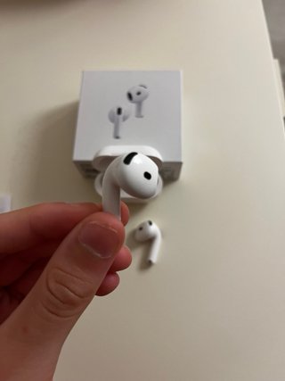 Apple AirPods 4 ANC con Custodia