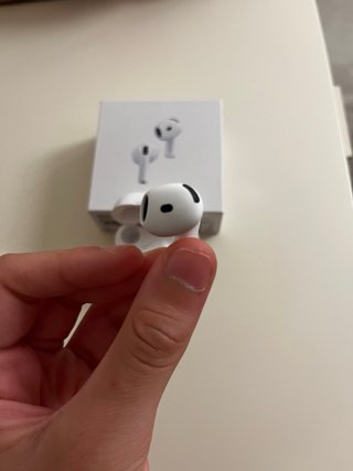 Apple AirPods 4 ANC con Custodia