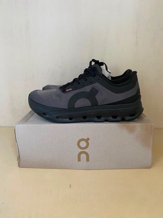 On Running Cloud Flow Talla 43 Negro/Gris