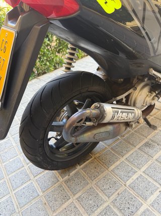 Yamaha Jog RR Negra y Amarilla