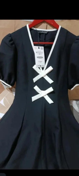 Vestido Zara negro con lazos