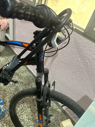 Poco uso, sirve para cidade y montaña