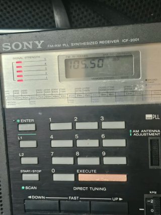 Radio Sony ICF-2001 FM/AM PLL ( NO WALLAPAY)
