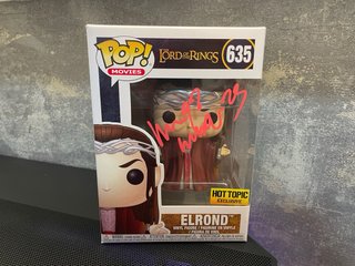 Elrond #635 firmado Hugo Weaving – Hot Topic