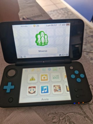 New Nintendo 2DS XL Super Mario 3D Land