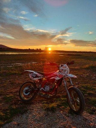 Beta RRT Supermotard Roja y Blanca