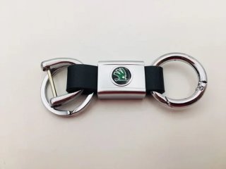Llavero COCHE de cuero con logo SKODA REGALO