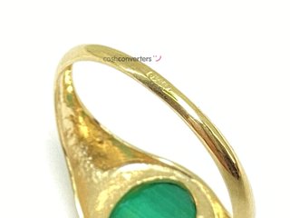 sello oro 18k con piedra con malaquita t. 17 (18,16 mm)