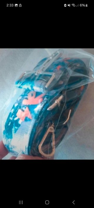 Bolso forma guitarra eléctrica negro y plata