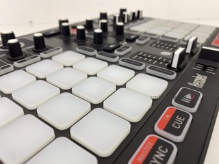 mesa mezclas hercules p32 dj