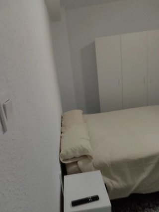 SE ALQUILA HABITACIÓN
