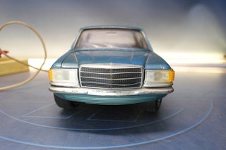 Juguete antiguo: Mercedes 450 SE, Rico.