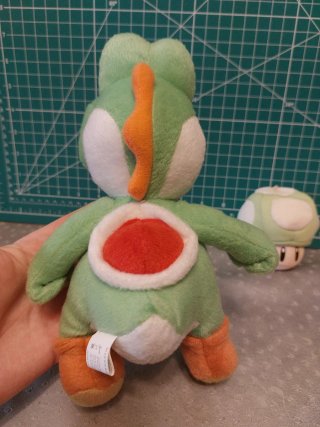 Peluche di Yoshi + Fungo verde, Nintendo