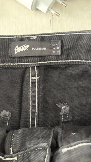 Vaqueros cargo Pull&Bear negros