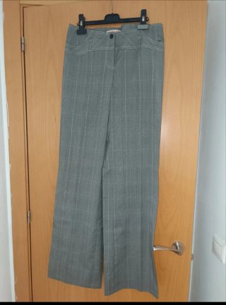 Pantalones de cuadros grises