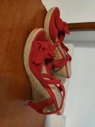 Sandalias Rojas con Lazo
