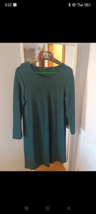 Vestido verde Stradivarius manga larga